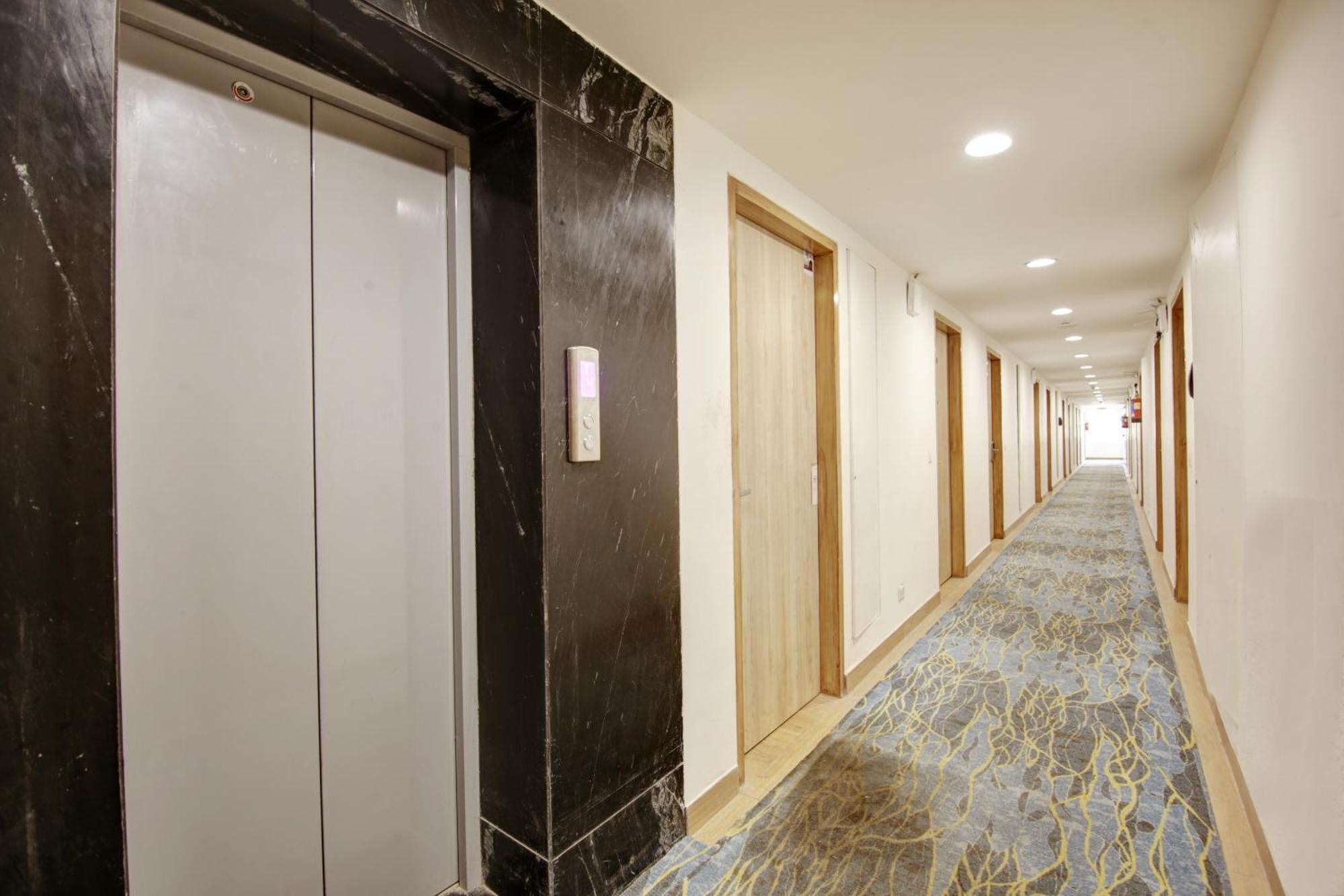 Flxho Cyber One - Hotel And Banquet Cyber City Gurgaon Exterior foto